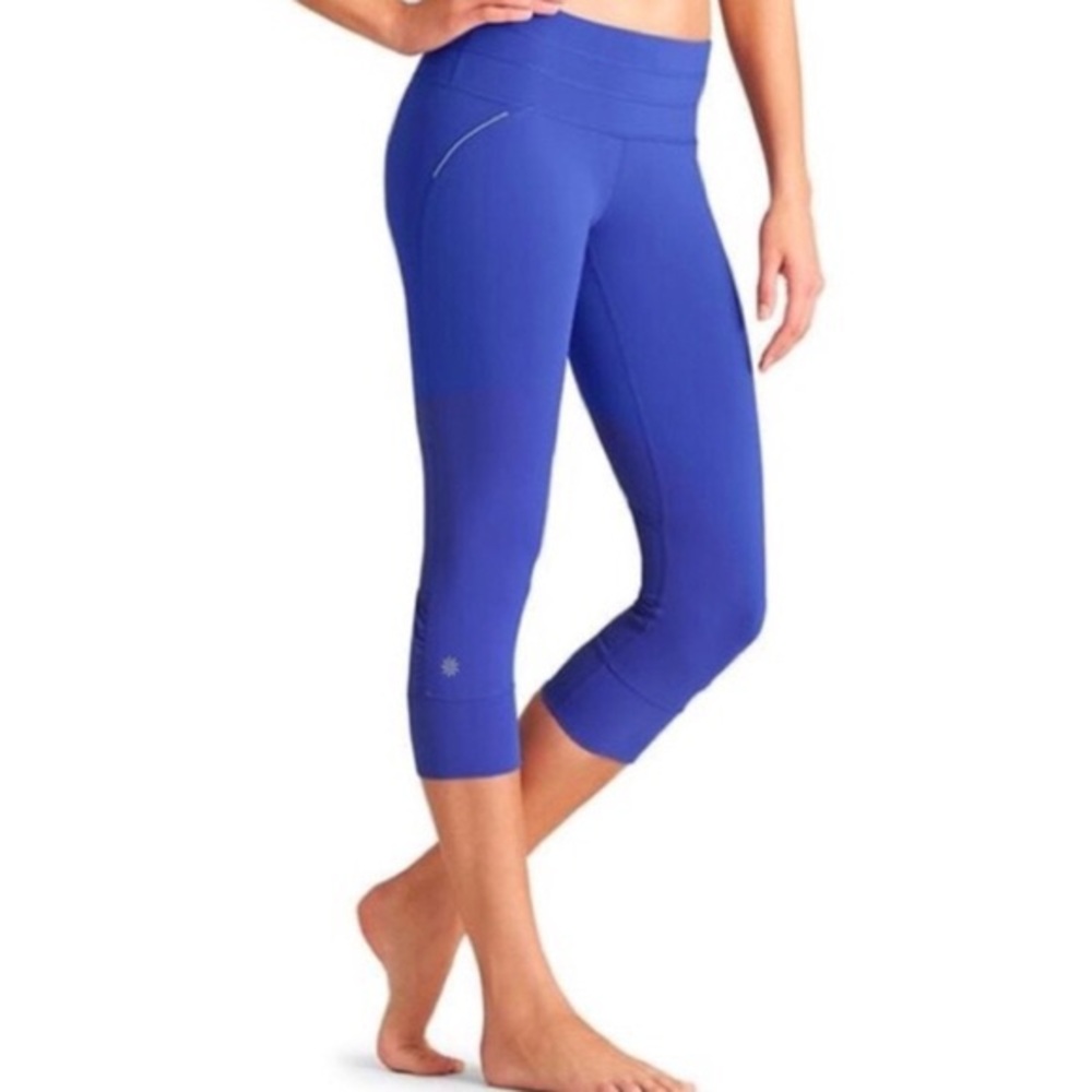 Athleta Relay Capri Reflective Leggings
